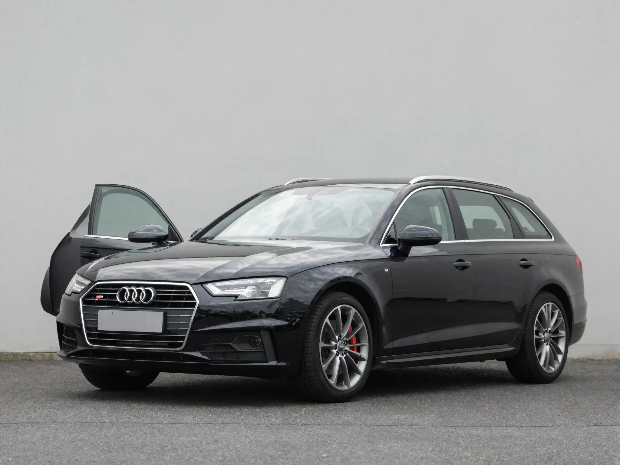 Audi A4 2.0 TDI S-line — 1/3