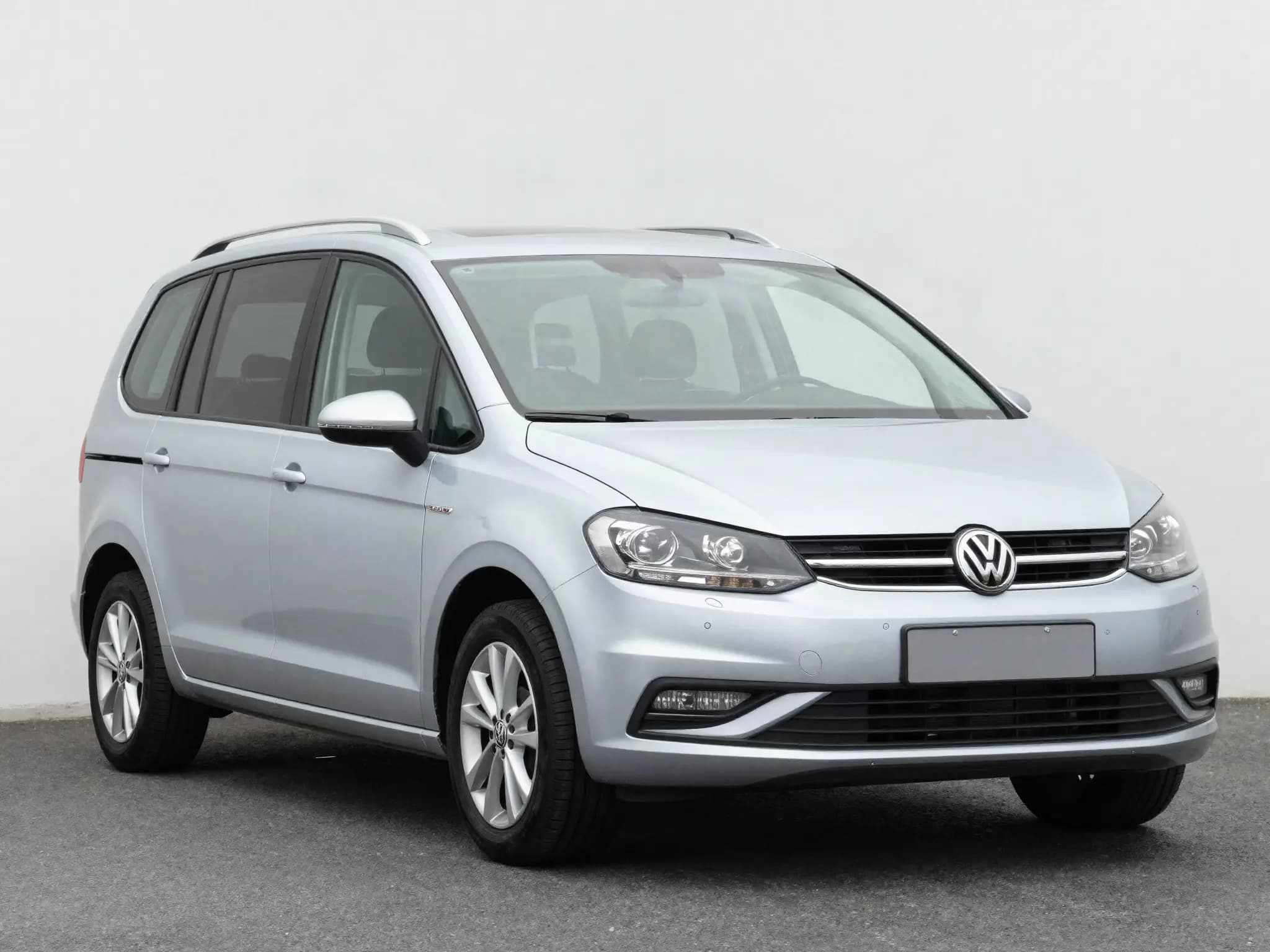 Volkswagen Touran 2.0 TDI — 1/3