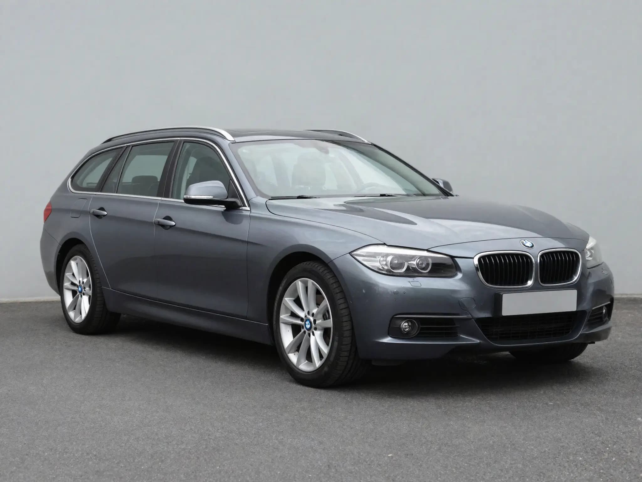 BMW 320d Touring — 1/3