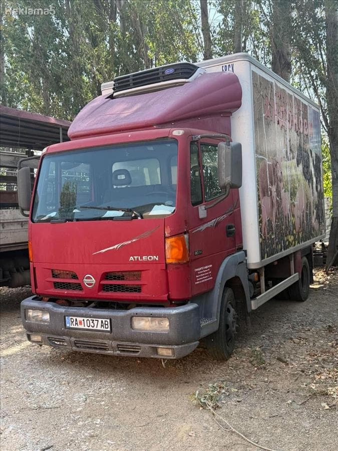 Nissan Atleon ладилник со линија за месо — 1/4